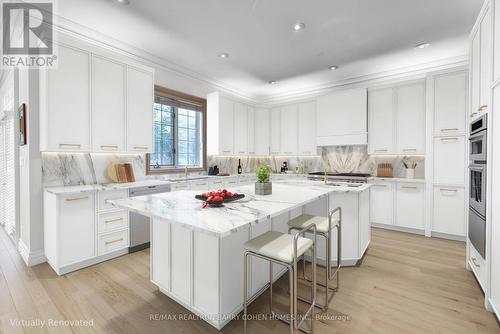 17 Paddock Court, Toronto (St. Andrew-Windfields), ON - Indoor Photo Showing Kitchen With Upgraded Kitchen