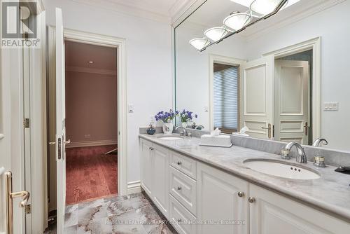 17 Paddock Court, Toronto (St. Andrew-Windfields), ON - Indoor Photo Showing Bathroom