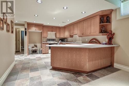 17 Paddock Court, Toronto (St. Andrew-Windfields), ON - Indoor Photo Showing Kitchen