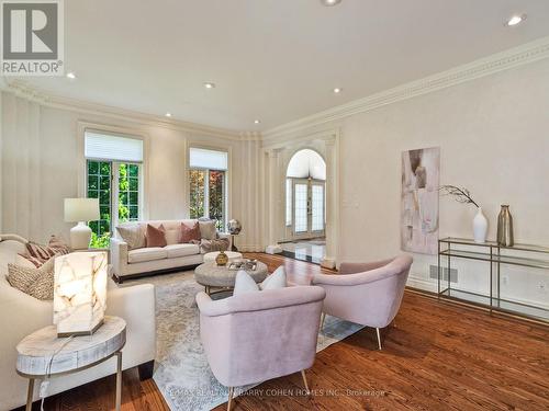 17 Paddock Court, Toronto (St. Andrew-Windfields), ON - Indoor Photo Showing Living Room