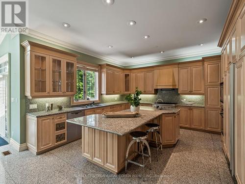 17 Paddock Court, Toronto (St. Andrew-Windfields), ON - Indoor Photo Showing Kitchen