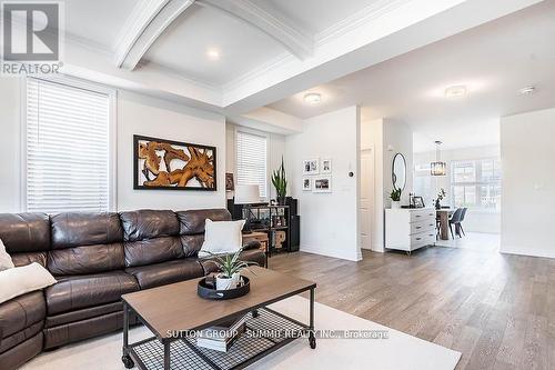 2277 Major Mackenzie Drive, Vaughan, ON - Indoor Photo Showing Living Room