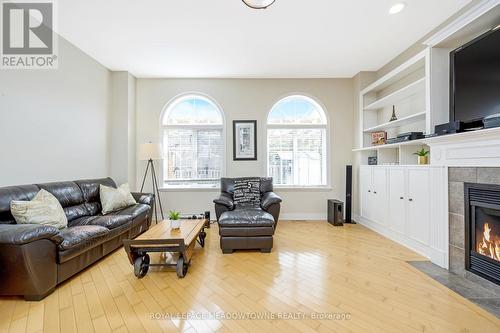 33 Chaplin Crescent, Halton Hills (Georgetown), ON - Indoor Photo Showing Living Room With Fireplace