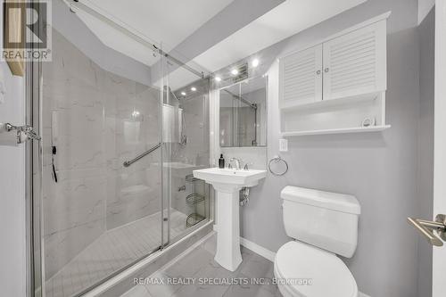 609 - 10 Dayspring Circle, Brampton (Goreway Drive Corridor), ON - Indoor Photo Showing Bathroom