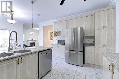 17 Redwillow Road, Brampton (Bram East), ON - Indoor Photo Showing Kitchen With Upgraded Kitchen