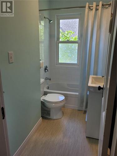 47-49 North Street, Moncton, NB - Indoor Photo Showing Bathroom