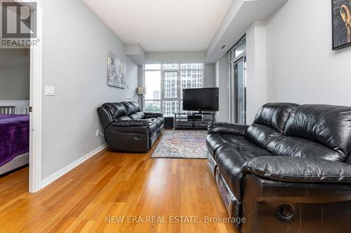 1606 - 21 Grand Magazine Street, Toronto (Niagara), ON - Indoor Photo Showing Living Room