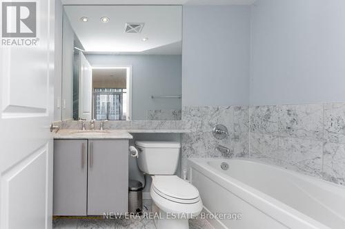 1606 - 21 Grand Magazine Street, Toronto (Niagara), ON - Indoor Photo Showing Bathroom