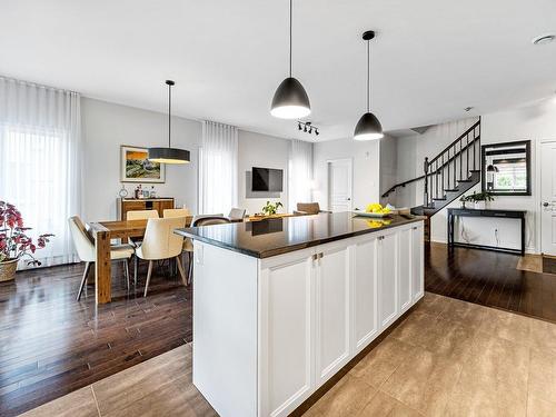 Cuisine - 1-4145 Rue Lenoir, Brossard, QC - Indoor Photo Showing Kitchen With Upgraded Kitchen