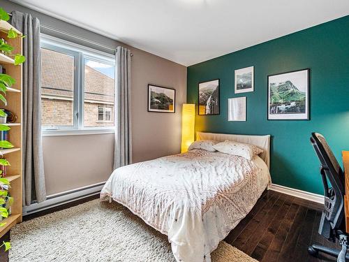 Chambre Ã Â coucher - 1-4145 Rue Lenoir, Brossard, QC - Indoor Photo Showing Bedroom