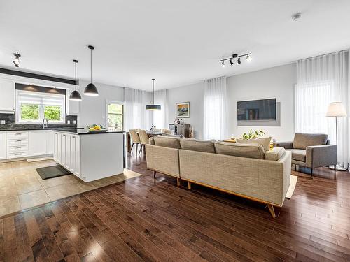 Salon - 1-4145 Rue Lenoir, Brossard, QC - Indoor Photo Showing Living Room