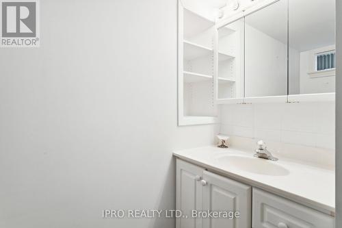 115 Brighton Avenue, Toronto (Bathurst Manor), ON - Indoor Photo Showing Bathroom