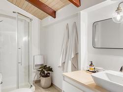 Ensuite bathroom - 