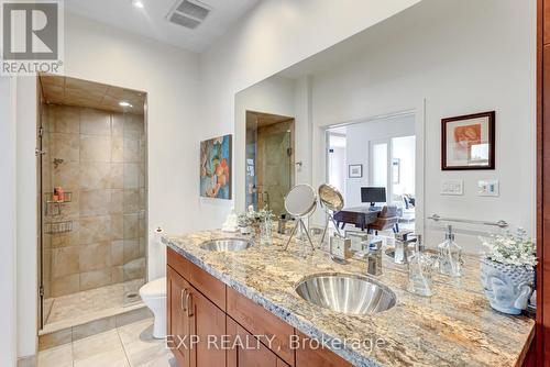 212 - 160 Fallingbrook Road, Toronto (Birchcliffe-Cliffside), ON - Indoor Photo Showing Bathroom