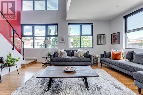 212 - 160 Fallingbrook Road, Toronto (Birchcliffe-Cliffside), ON - Indoor Photo Showing Living Room