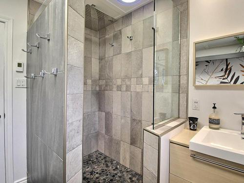 Powder room - 120 10E Avenue, Senneterre - Ville, QC - Indoor Photo Showing Bathroom