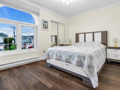 Chambre Ã  coucher principale - 4591 Av. Du Château-Pierrefonds, Montréal (Pierrefonds-Roxboro), QC - Indoor Photo Showing Bedroom