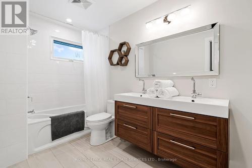 13 Boese Court, St. Catharines (Lakeshore), ON - Indoor Photo Showing Bathroom