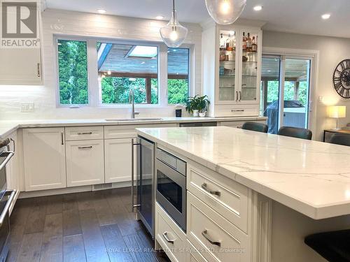 13 Boese Court, St. Catharines, ON - Indoor Photo Showing Kitchen With Upgraded Kitchen