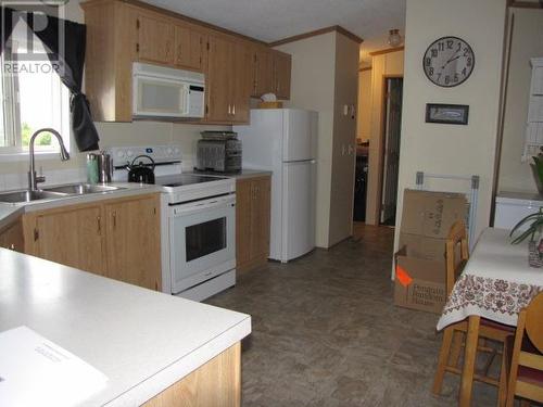 34 770 N 11Th Avenue, Williams Lake, BC - Indoor Photo Showing Kitchen With Double Sink