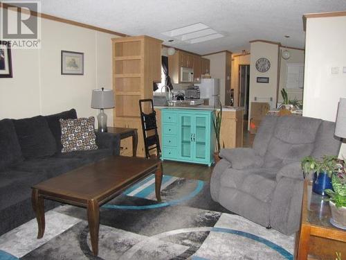 34 770 N 11Th Avenue, Williams Lake, BC - Indoor Photo Showing Living Room