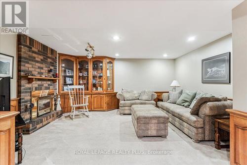 1413 Thistledown Road, Oakville (Glen Abbey), ON - Indoor