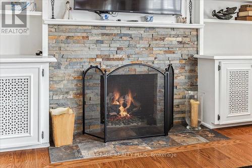 1413 Thistledown Road, Oakville (Glen Abbey), ON - Indoor Photo Showing Living Room With Fireplace