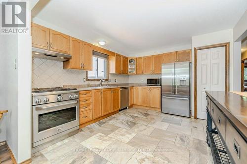 100 Windsor Drive, Brant (South Dumfries), ON - Indoor Photo Showing Kitchen