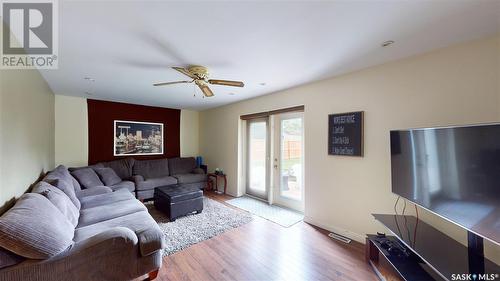 1521 Windover Avenue, Moosomin, SK - Indoor Photo Showing Living Room