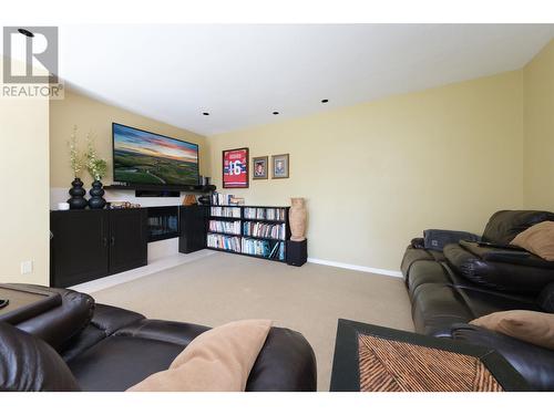 5703 Westport Wynd, West Vancouver, BC - Indoor