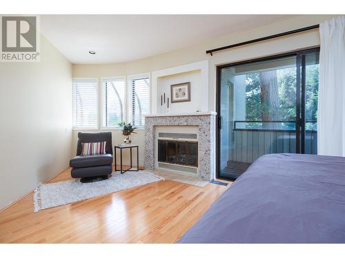 5703 Westport Wynd, West Vancouver, BC - Indoor With Fireplace