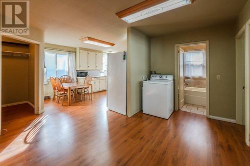 470 Heales Avenue, Penticton, BC - Indoor Photo Showing Laundry Room