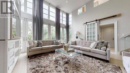 16 Claridge Drive, Richmond Hill (South Richvale), ON - Indoor Photo Showing Living Room