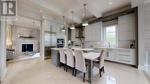 16 Claridge Drive, Richmond Hill, ON - Indoor Photo Showing Kitchen With Upgraded Kitchen