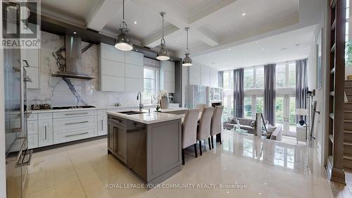 16 Claridge Drive, Richmond Hill (South Richvale), ON - Indoor Photo Showing Kitchen With Upgraded Kitchen