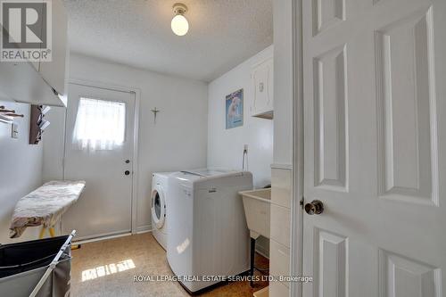 738 Damien Way, Mississauga (Erindale), ON - Indoor Photo Showing Laundry Room