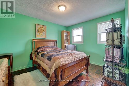 738 Damien Way, Mississauga (Erindale), ON - Indoor Photo Showing Bedroom