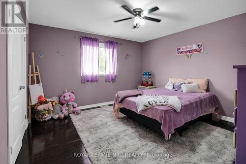 11 Vision Place, Hamilton, ON - Indoor Photo Showing Bedroom