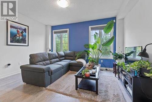 63 Riverwalk Drive, Hamilton (Waterdown), ON - Indoor Photo Showing Living Room