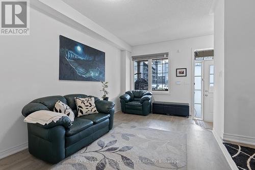 63 Riverwalk Drive, Hamilton (Waterdown), ON - Indoor Photo Showing Living Room