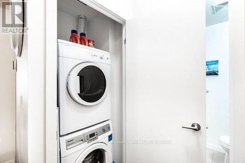 304 - 52 Forest Manor Road, Toronto, ON - Indoor Photo Showing Laundry Room