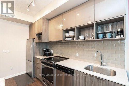 304 - 52 Forest Manor Road, Toronto, ON - Indoor Photo Showing Kitchen