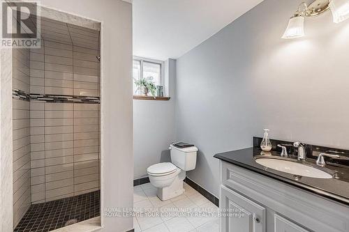 13 Roosevelt Drive, Richmond Hill, ON - Indoor Photo Showing Bathroom