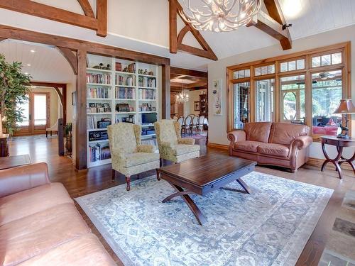 Living room - 156 Rue Du Bonniebrook, Saint-Colomban, QC - Indoor Photo Showing Living Room