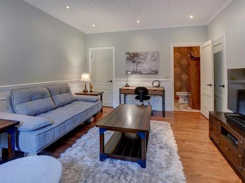 Den - 156 Rue Du Bonniebrook, Saint-Colomban, QC - Indoor Photo Showing Living Room