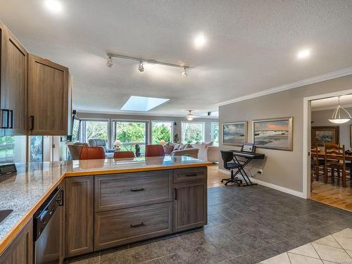 1023 Harlequin Rd, Qualicum Beach, BC 