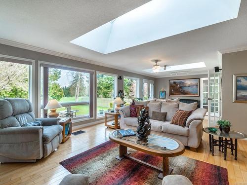 1023 Harlequin Rd, Qualicum Beach, BC 