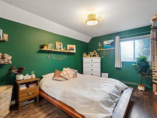 104-1900 Bowen Rd, Nanaimo, BC - Indoor Photo Showing Bedroom