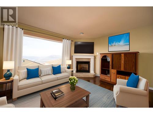 14-2030 Van Horne Drive, Kamloops, BC - Indoor Photo Showing Living Room With Fireplace