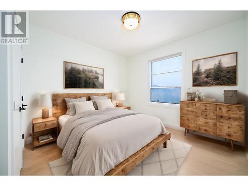 1725 Balsam Place, Kamloops, BC - Indoor Photo Showing Bedroom